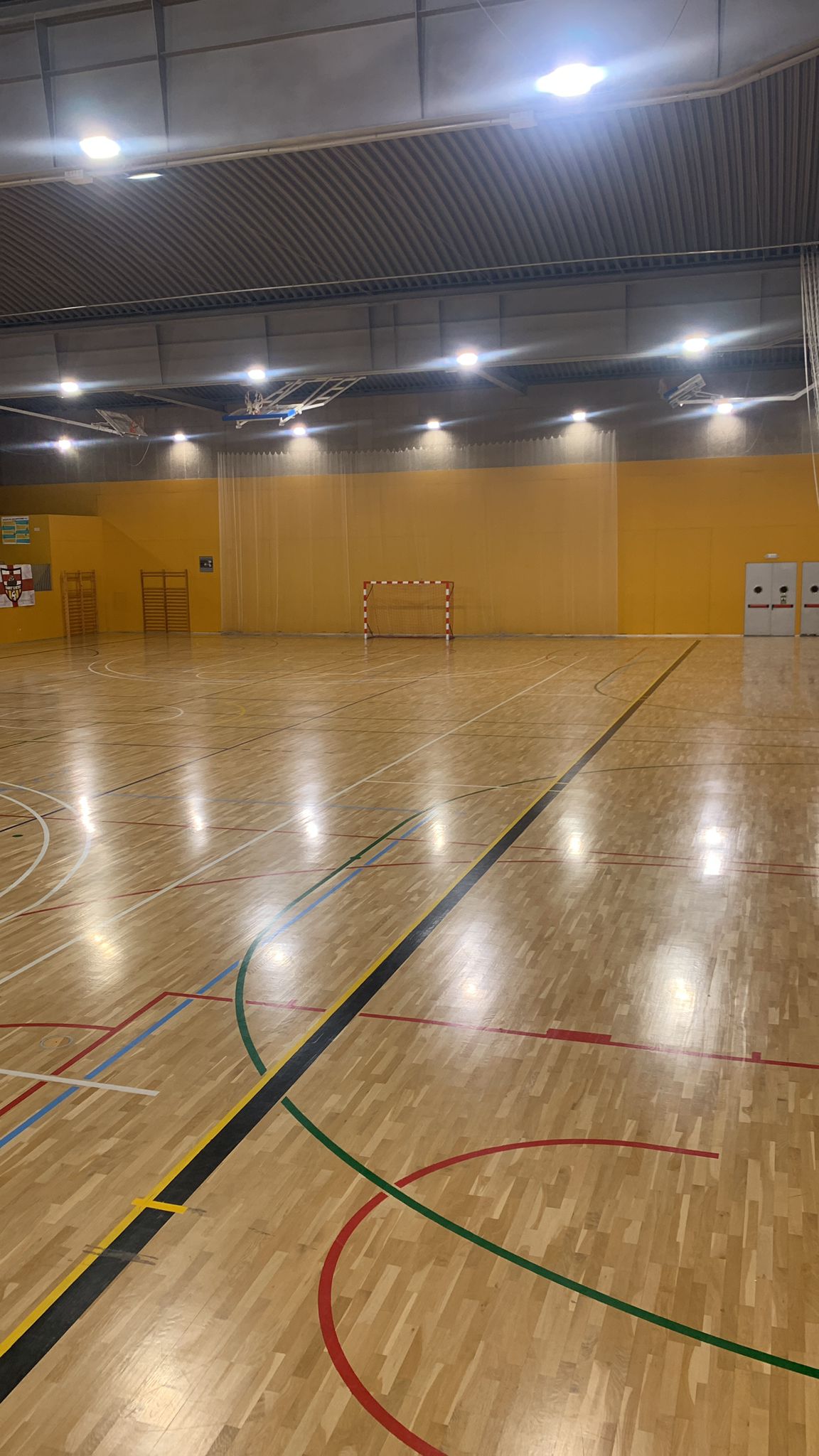 Canvi de llums LED als pavellons