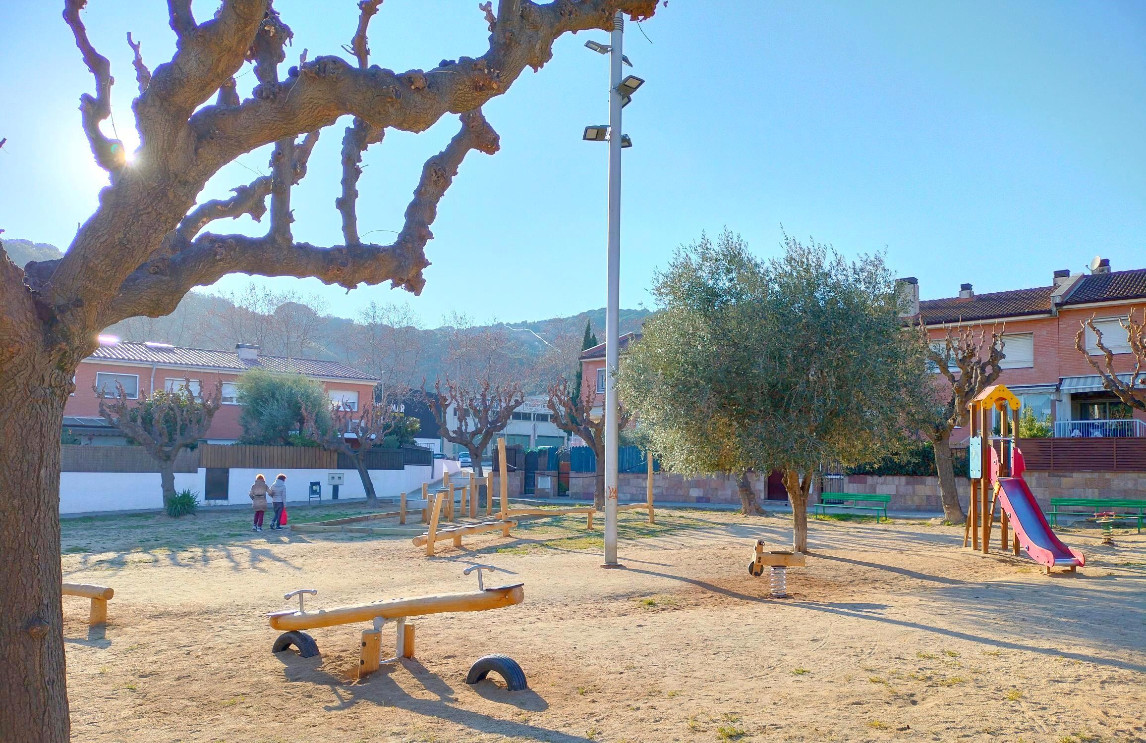 Nous jocs lúdics plaça Can Sala de Baix