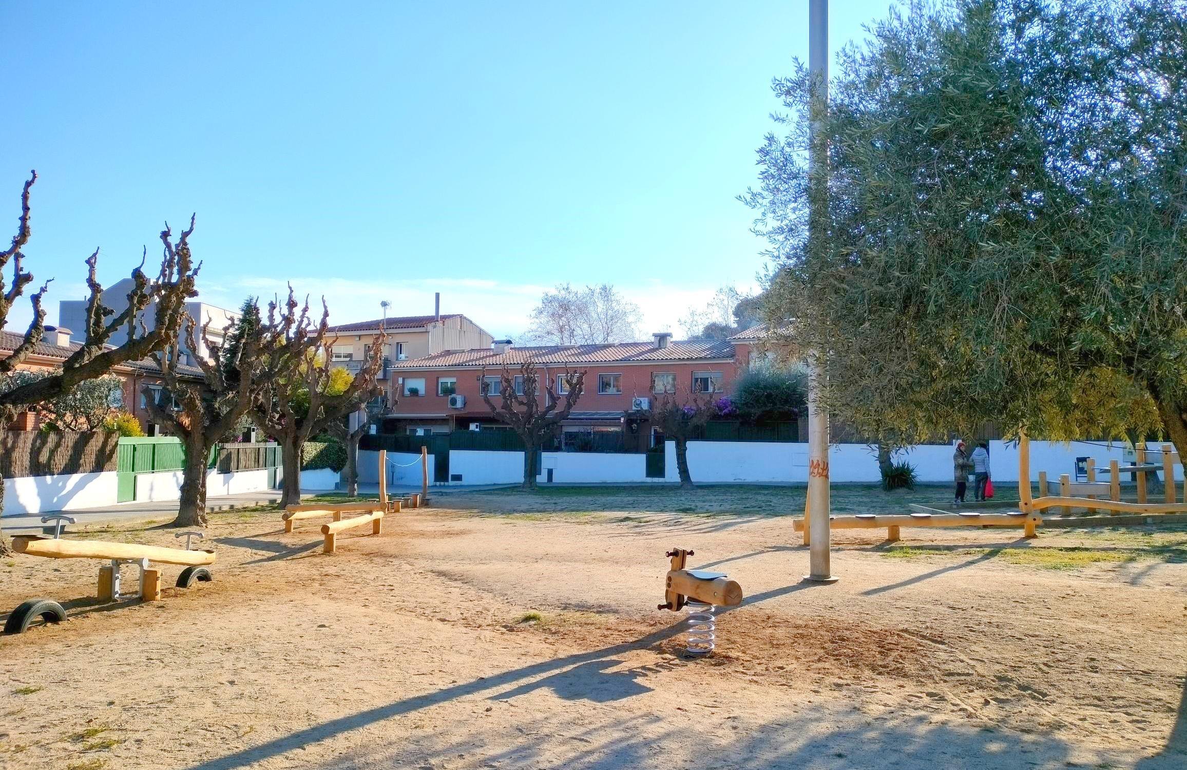 Nous jocs lúdics plaça Can Sala de Baix