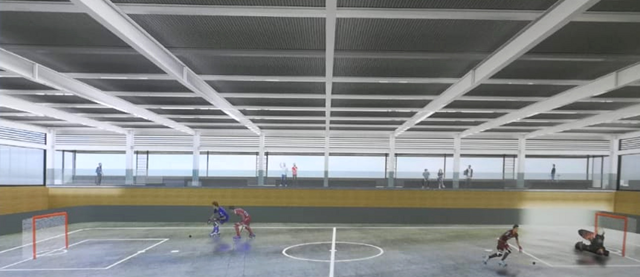 Primer pas per posar una estructura de tancament a la pista annexa al pavelló