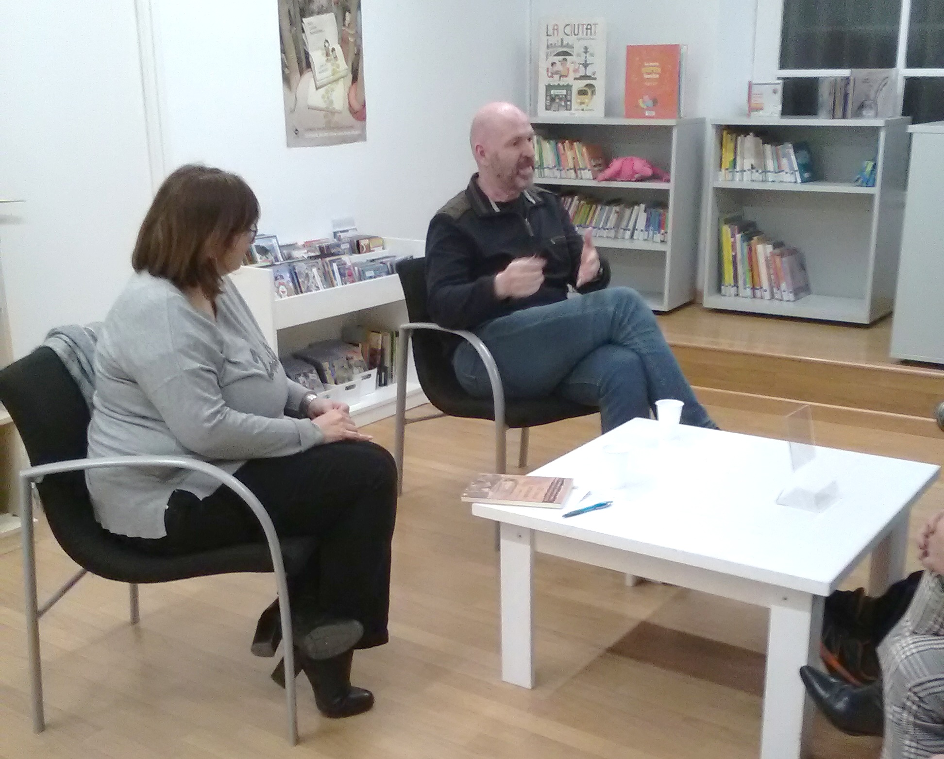 Un dels millors escriptors de novel·la negra d'Espanya presenta el seu darrer llibre a la biblioteca d'Arenys de Munt