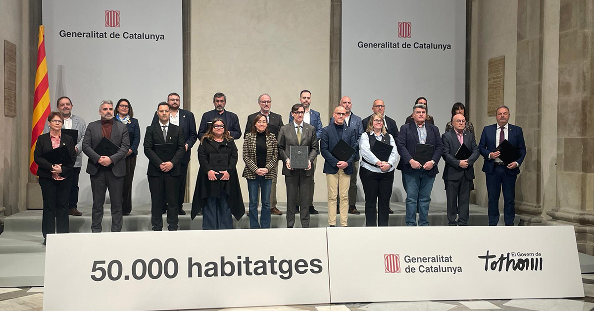 L'alcalde signa el conveni amb la Generalitat per la construcci&oacute; de 13 habitatges per a joves